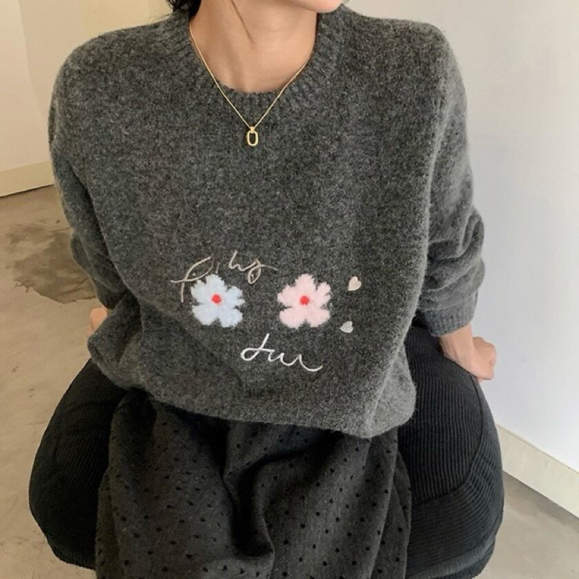 floral pattern embroidery round neck knit sweater m0156