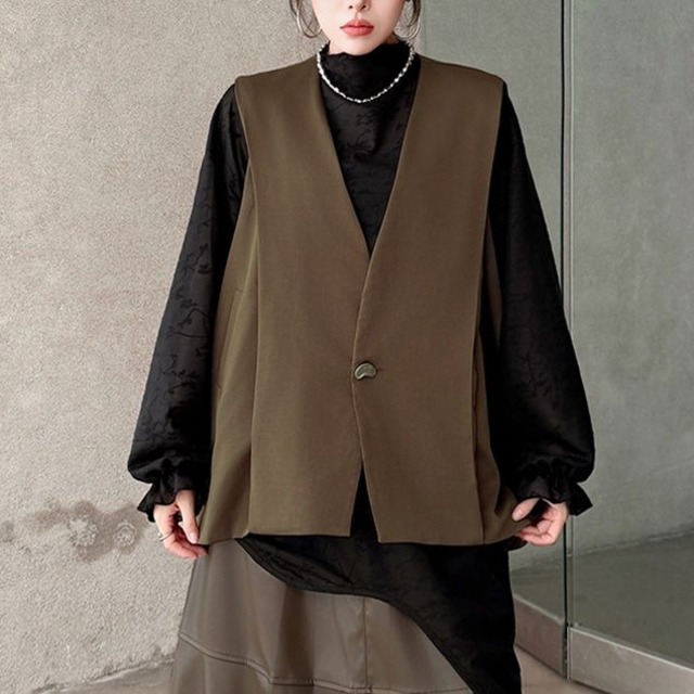 V-NECK SINGLE BUTTON OVERSIZED SLEEVELESS VEST M-18110