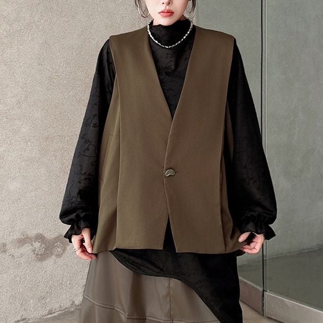 V-NECK SINGLE BUTTON OVERSIZED SLEEVELESS VEST M-18110