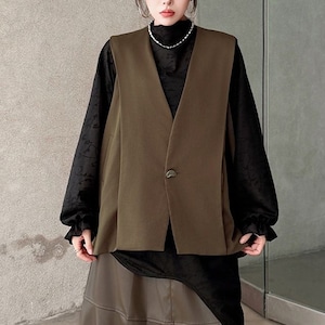 V-NECK SINGLE BUTTON OVERSIZED SLEEVELESS VEST M-18110
