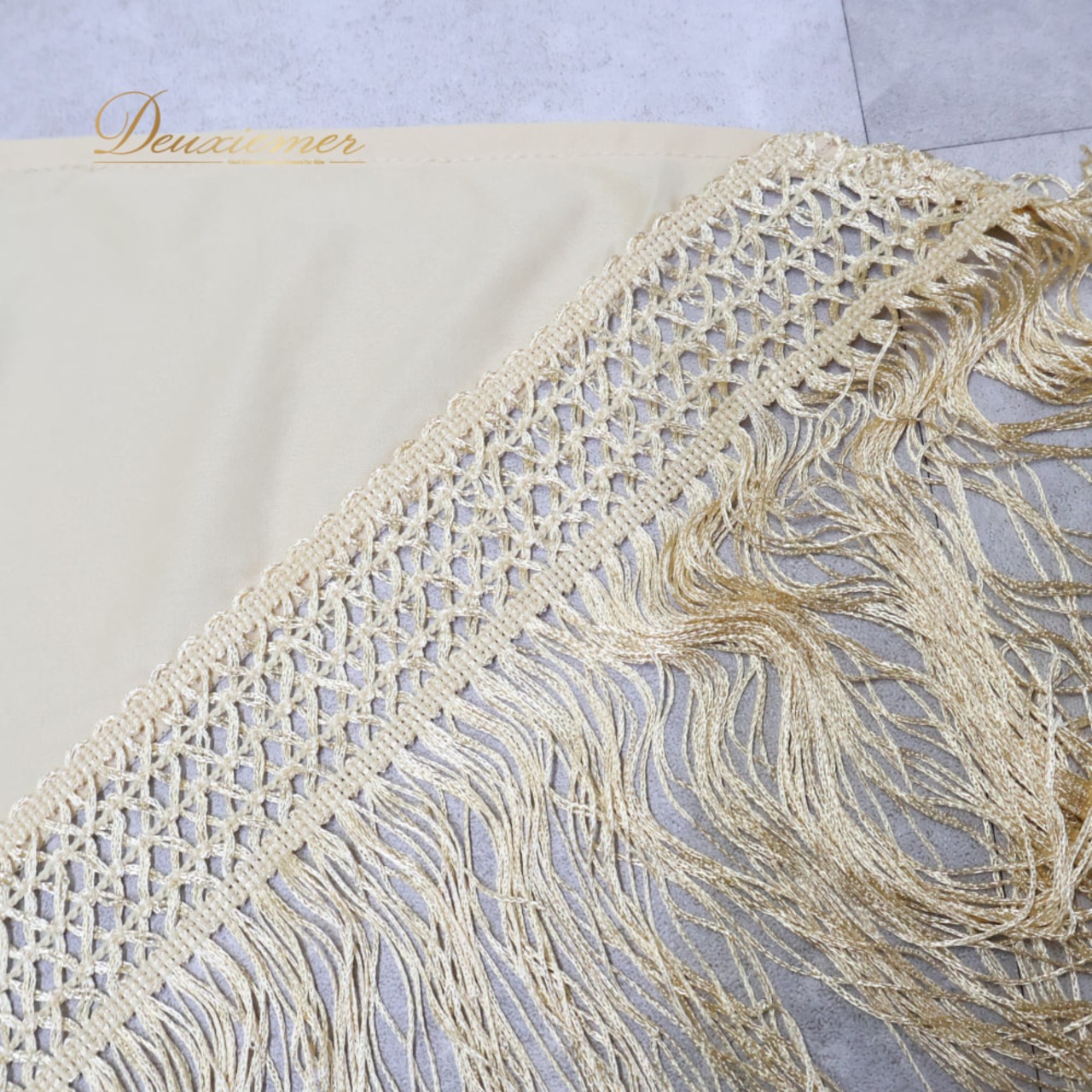 フラメンコ 衣装 シージョ ピキージョ ベージュ系 ゴールド系 ベージュ 金 刺繍 花柄 フレコ フリンジ トライアングル 三角形 ダンス パーティ 発表会 かわいい おしゃれ 舞台衣装 コスチューム ステージ衣装