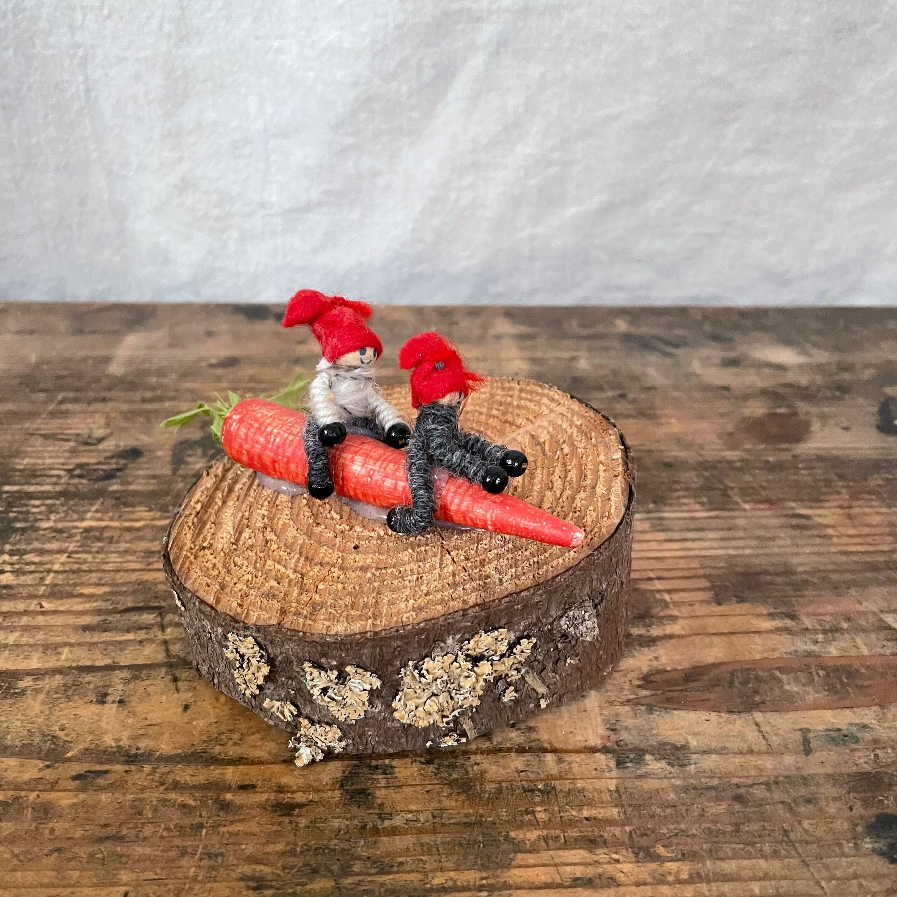 切り株とトムテたち