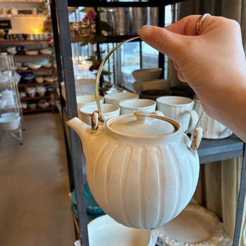 MASHIKO Brass handle teapot　益子焼　真鍮ハンドルティーポット　L　500ml　キナリ　紅茶　緑茶　ハーブティー　電子レンジOK　食洗機OK　ギフト