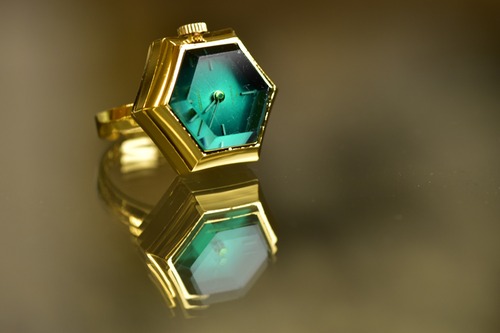 【ビンテージ時計】1973年1月製造　セイコー指輪時計　グリーンカットガラス　