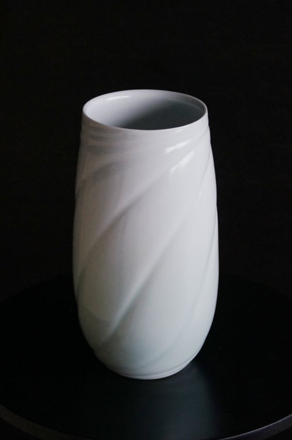 陶芸作家 樋口邦春作 青白磁流文花入 | 1点もの花器屋さん One & Only