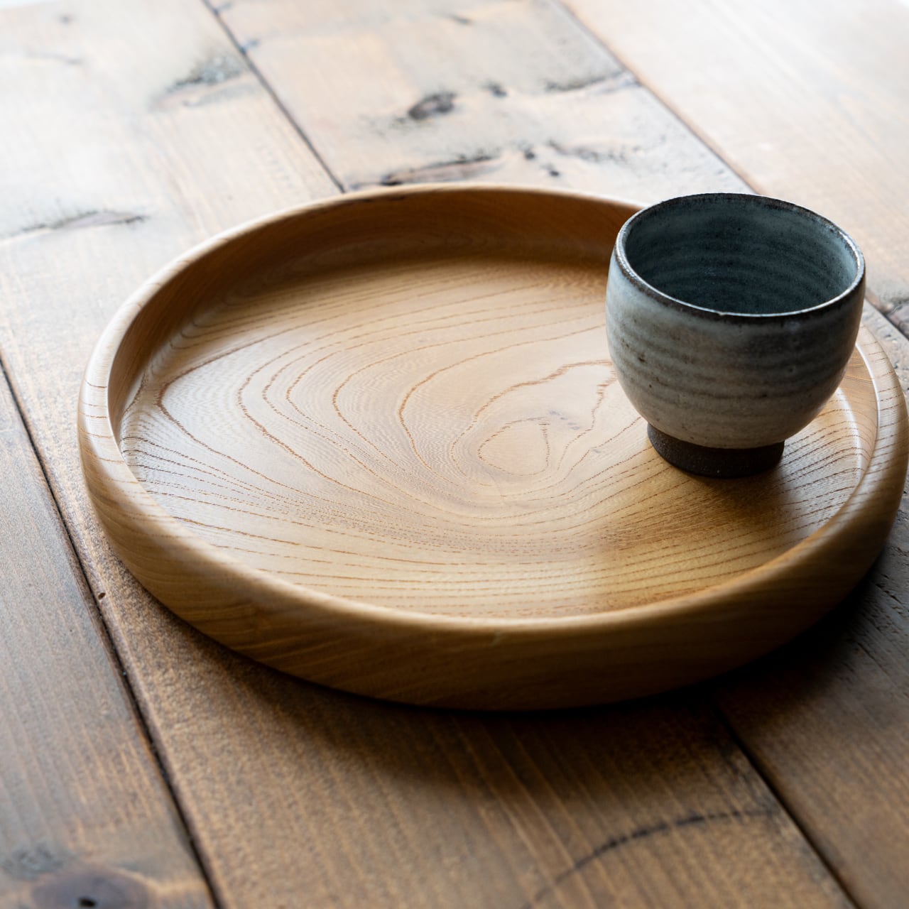 現品限り】【訳あり】直径24cm 無塗装のお盆 欅（けやき） 4−10