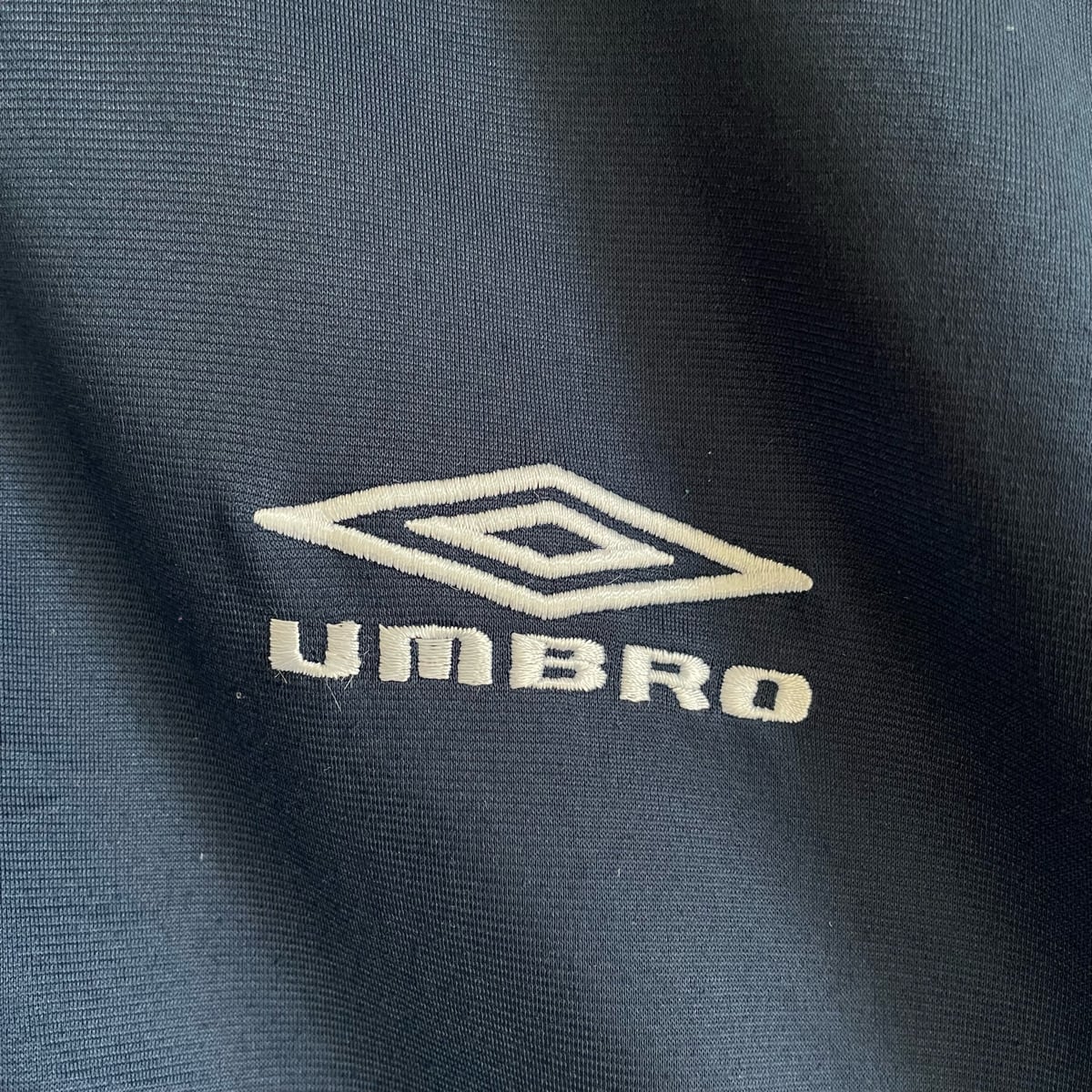 90s UMBRO トラックジャケット ジャージ アンブロ 古着 紺 ネイビー 刺繍ロゴ ヴィンテージ ビンテージ 90年代 旧タグ メンズ XXL  オーバーサイズ 大きいサイズ ビッグシルエット ビッグサイズ ゆるだぼ 23032807