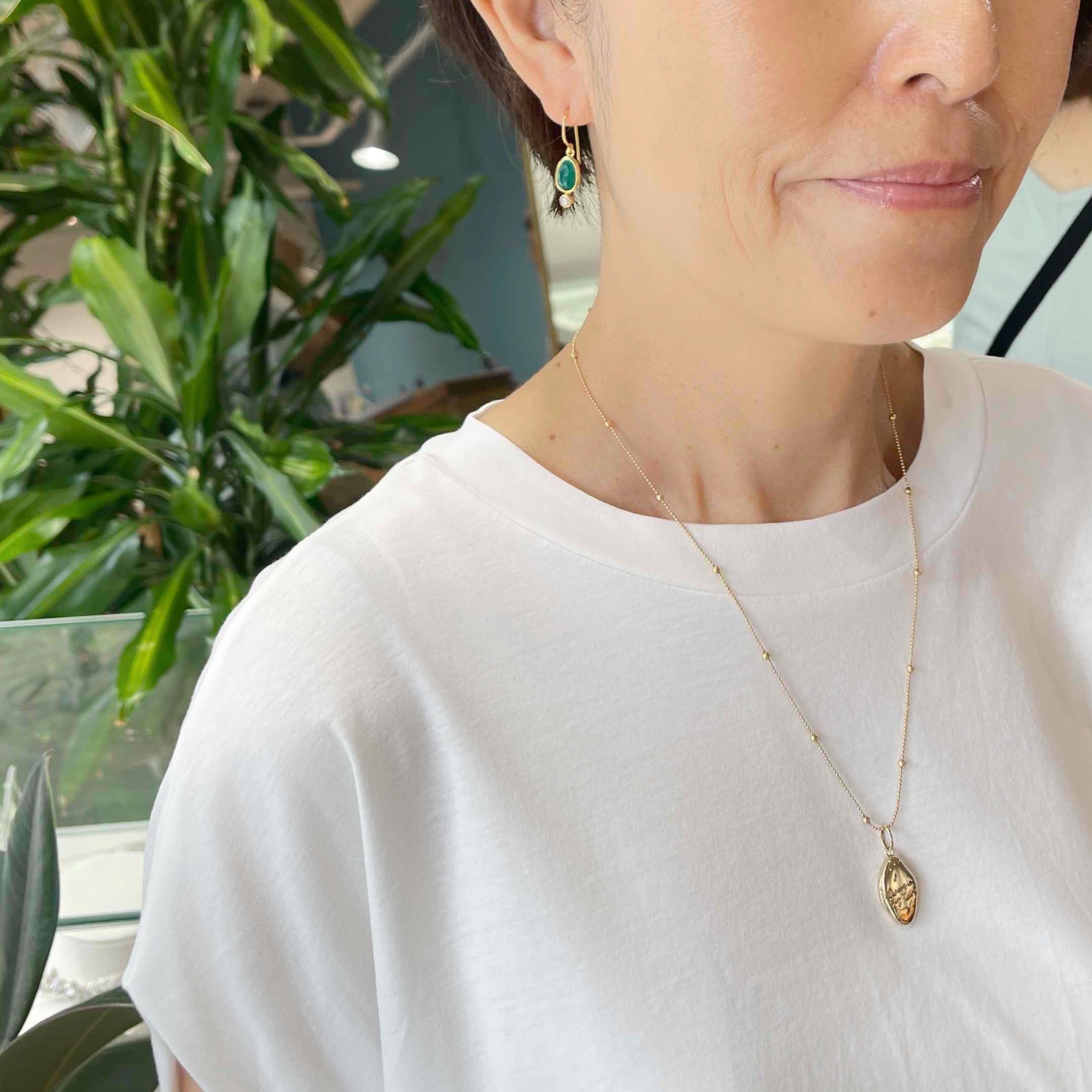 Gold Coating グリーンオニキス とプチパール フックピアス | 【公式