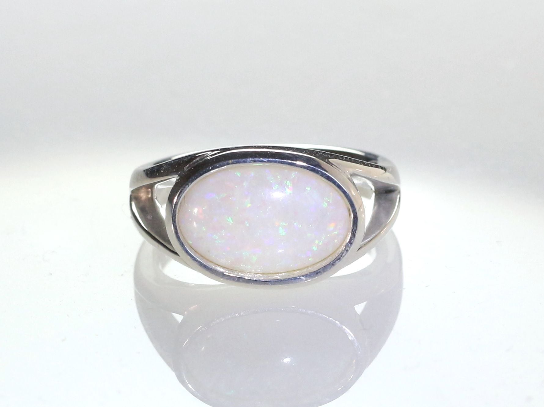 ホワイトオパールリング 1.95ct | Atelier Ozaki