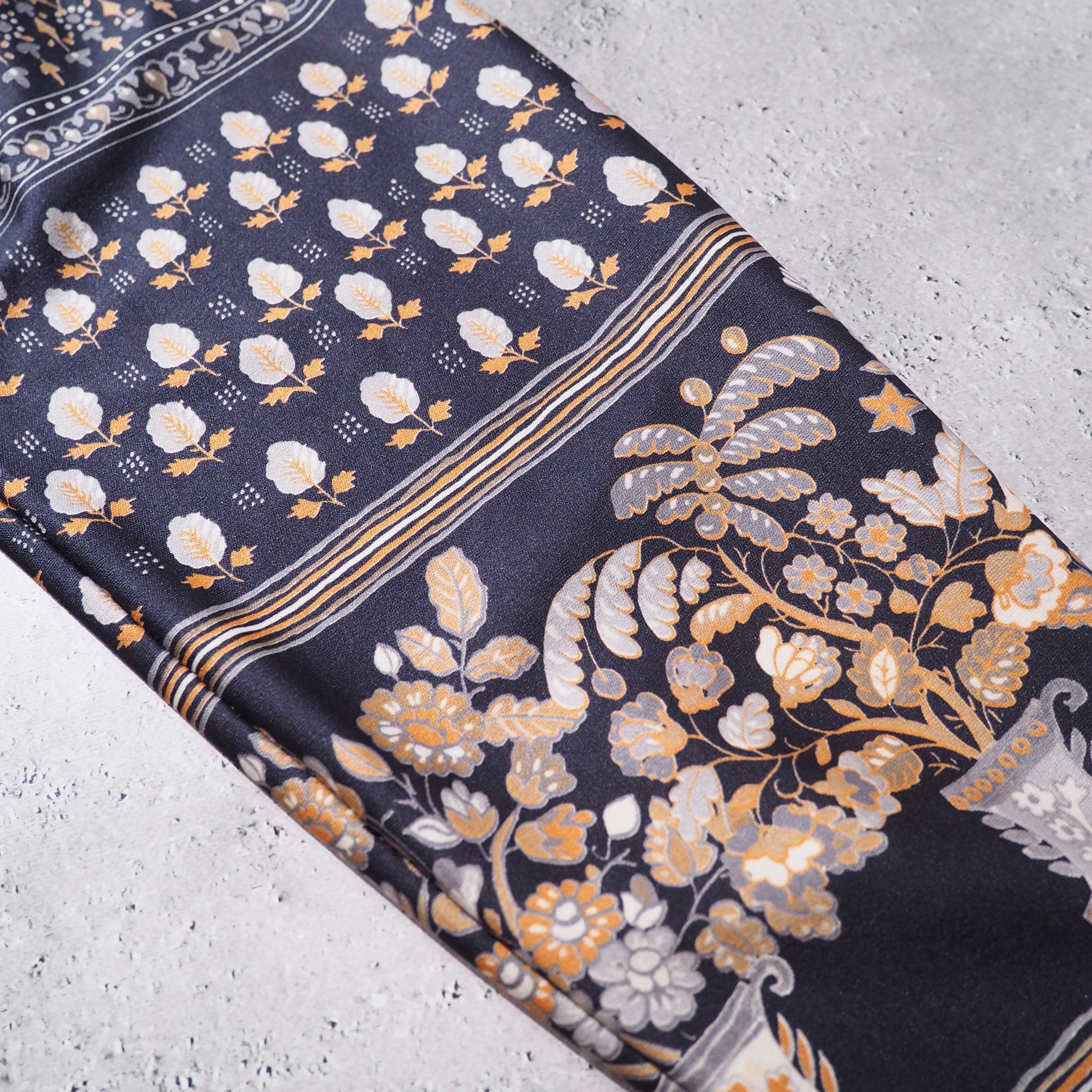 1970 - 80s " 儚美 " Beautiful Flower Pattern vintage Open collar shirt