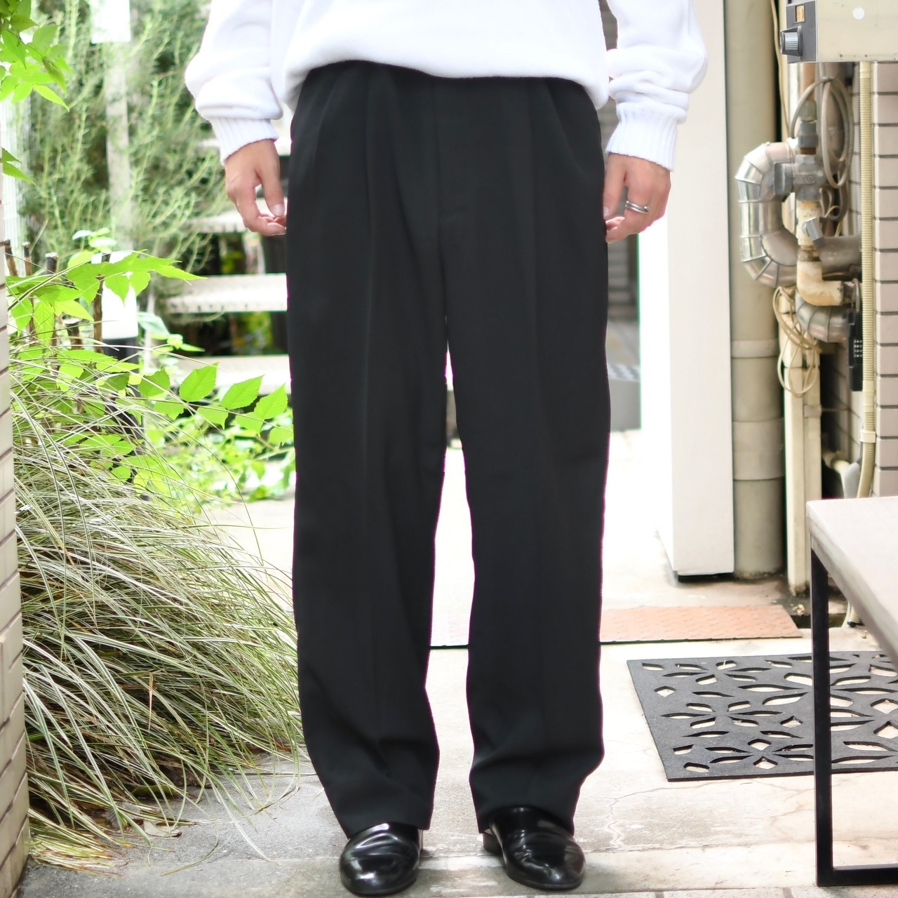 black 2tuck slacks