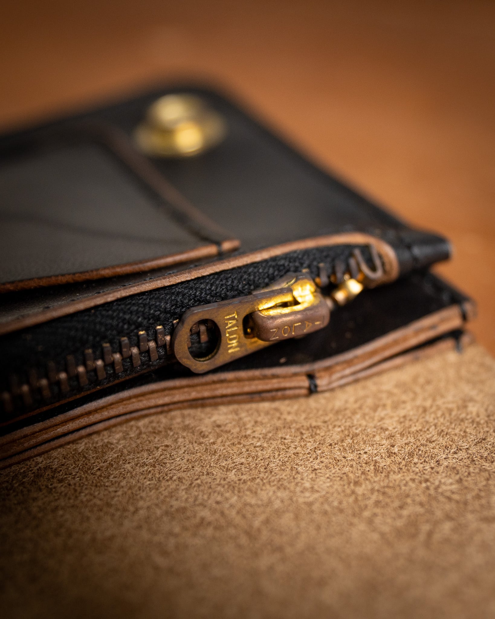 Additive and Line】Middle Tracker Wallet MTW-004 Maryam Horse Butt