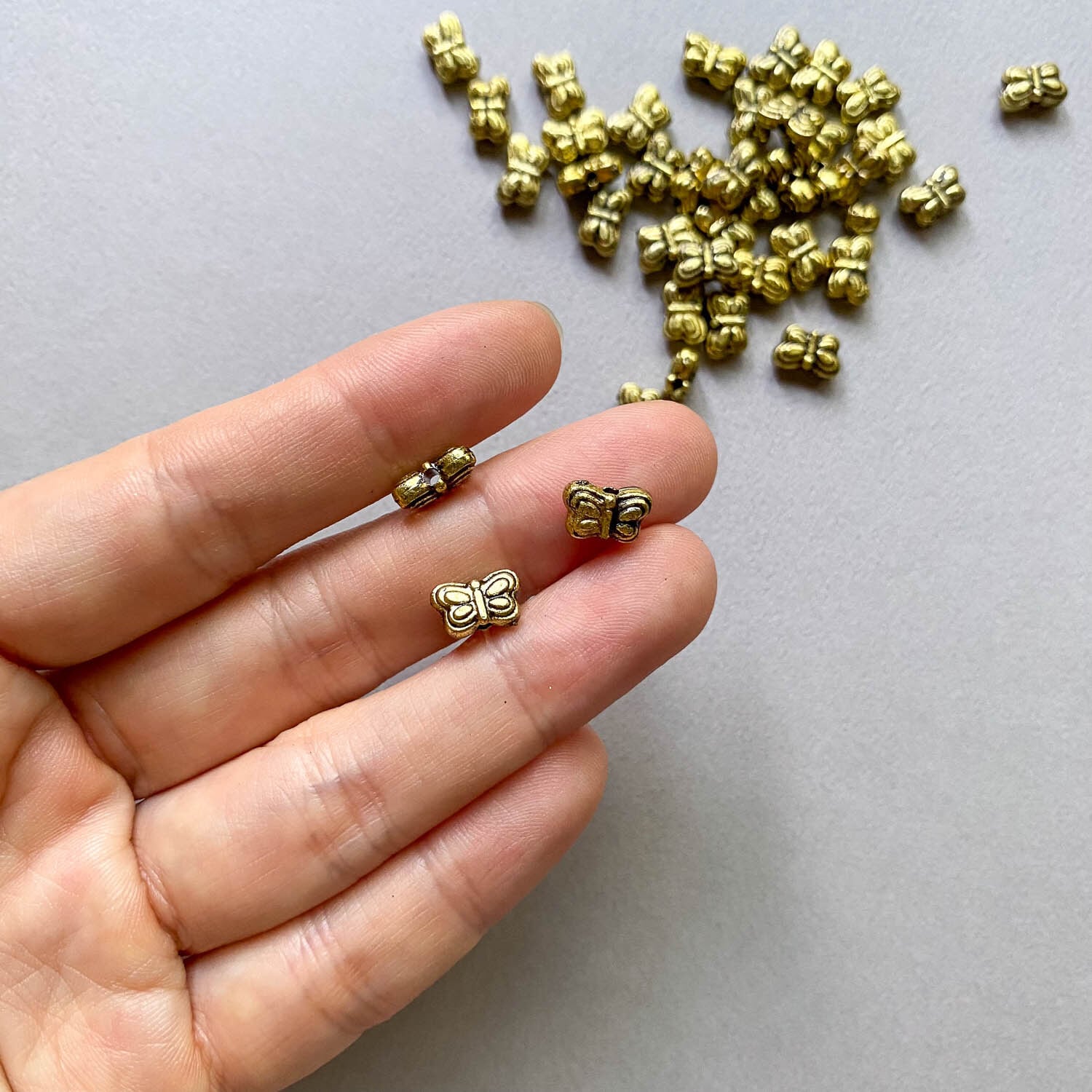 ゴールドミニ蝶々ビーズパック（約5g・9mm） | Dua-アクセサリーパーツ