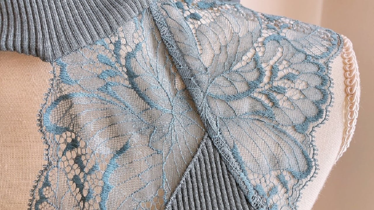 Oscalitoオスカリート リバーレースハイネックトップス ウールシルク サイズ4(L~2L)(11~13号)7611