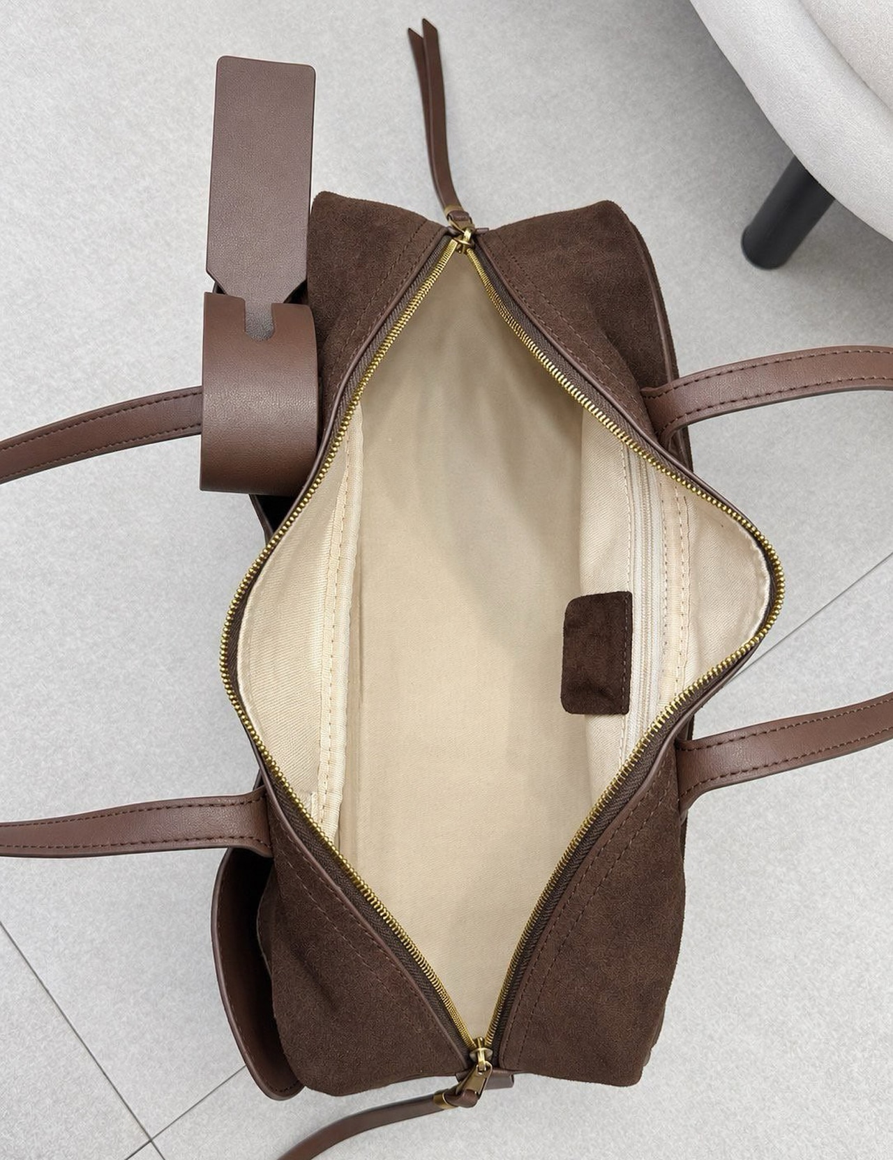 【新作5％OFF・3日間】牛革100％・Pocket Shoulder Bag_4colors