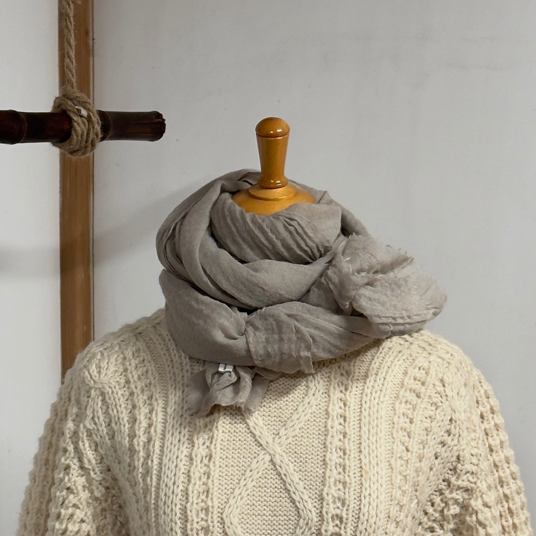 手染め ウール100% ふんわりストール|夜叉五倍子染め(植物染め)|futashiba248 / Cotton Scarf