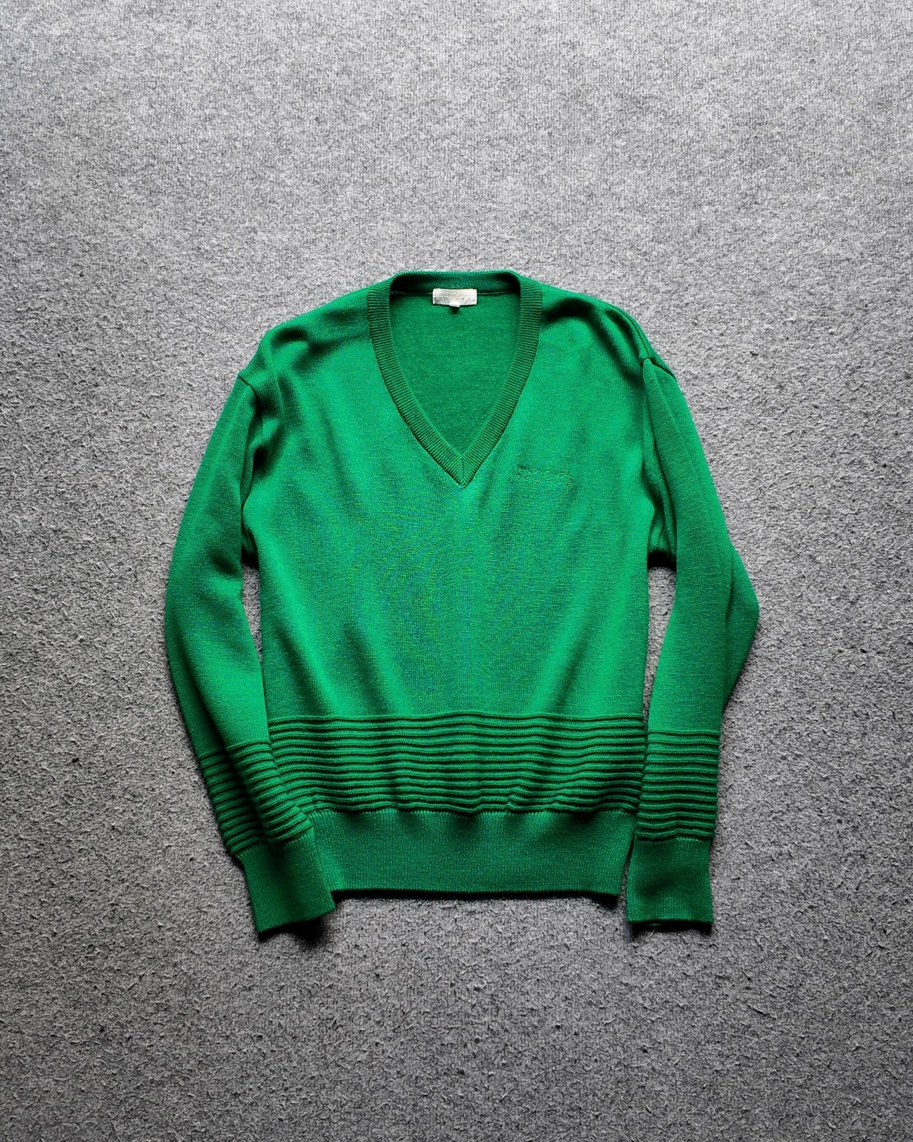 【BALENCIAGA】green v-neck wool knit