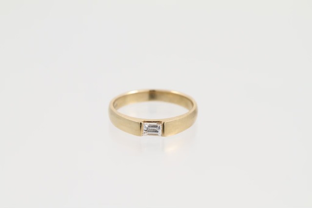 K18 D0.18ct スクエアダイヤリング　●