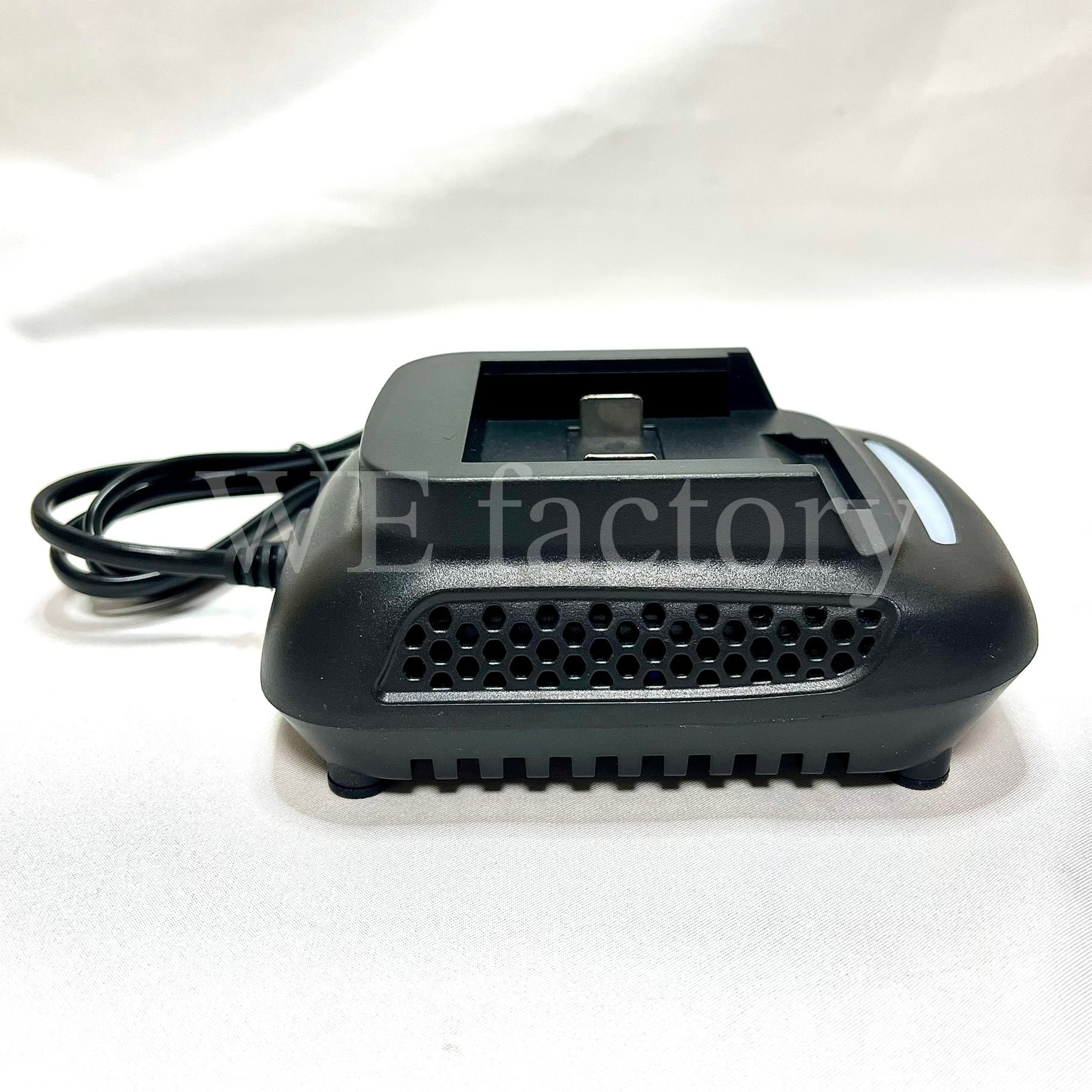 WE factory DC18RC 18V マキタ互換バッテリー充電器 電流2A | WE factory