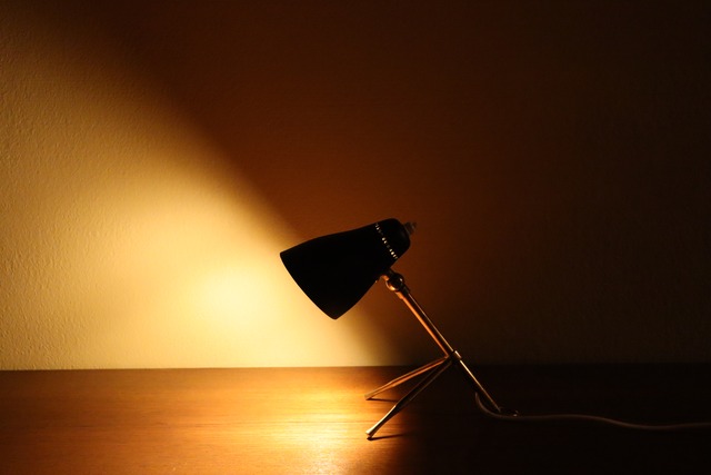 Giuseppe Ostuni「Desk / Wall Lamp Model Ochetta  Oluce」