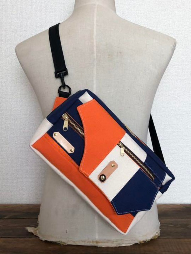 2wayボディバッグ ネイビー 生成り オレンジ カバン屋chaoticblue 2wayボディバッグ ネイビー 生成り オレンジ カバン屋chaoticblue