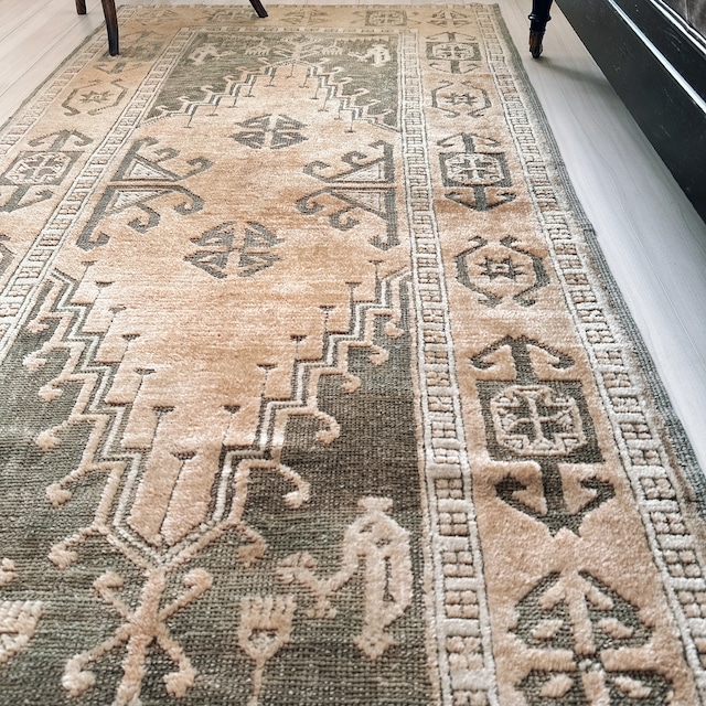 トルコ ヴィンテージラグ TR047 | ウシャク | 104cm × 219cm