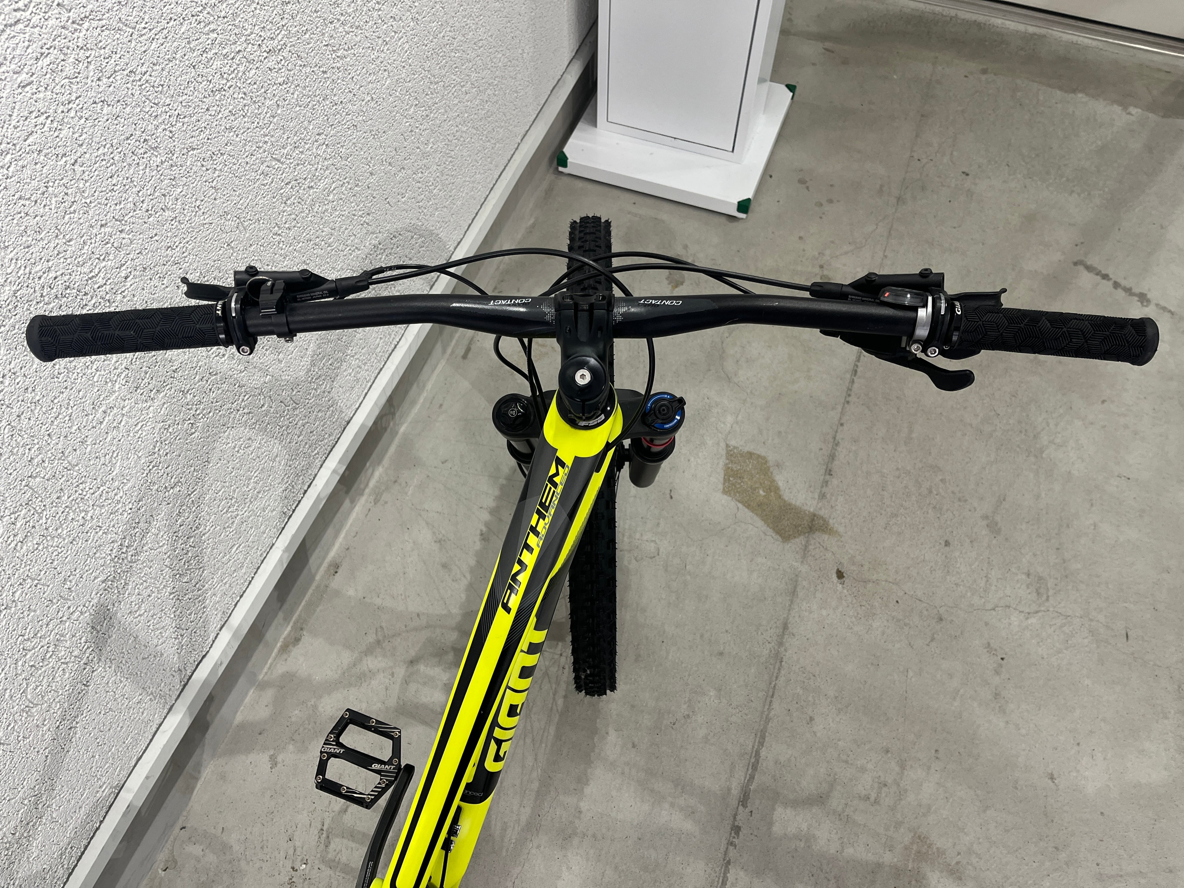 GIANT ANTHEM ADVANCED 2 2018年モデル 極上中古車 フルサスMTB 土