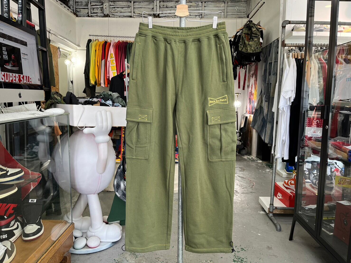 BLACK EYE PATCH × WASTED YOUTH SWEAT CARGO PANT OLIVE XL  
