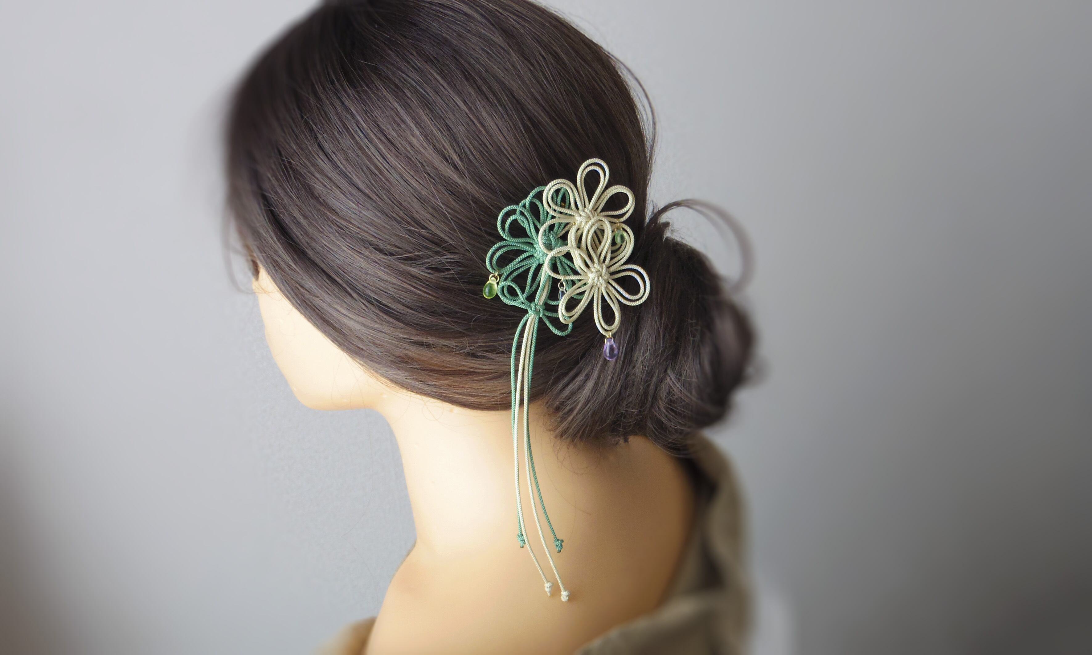 かんざし「華うつし」（アイボリー×淡緑） | nuta design