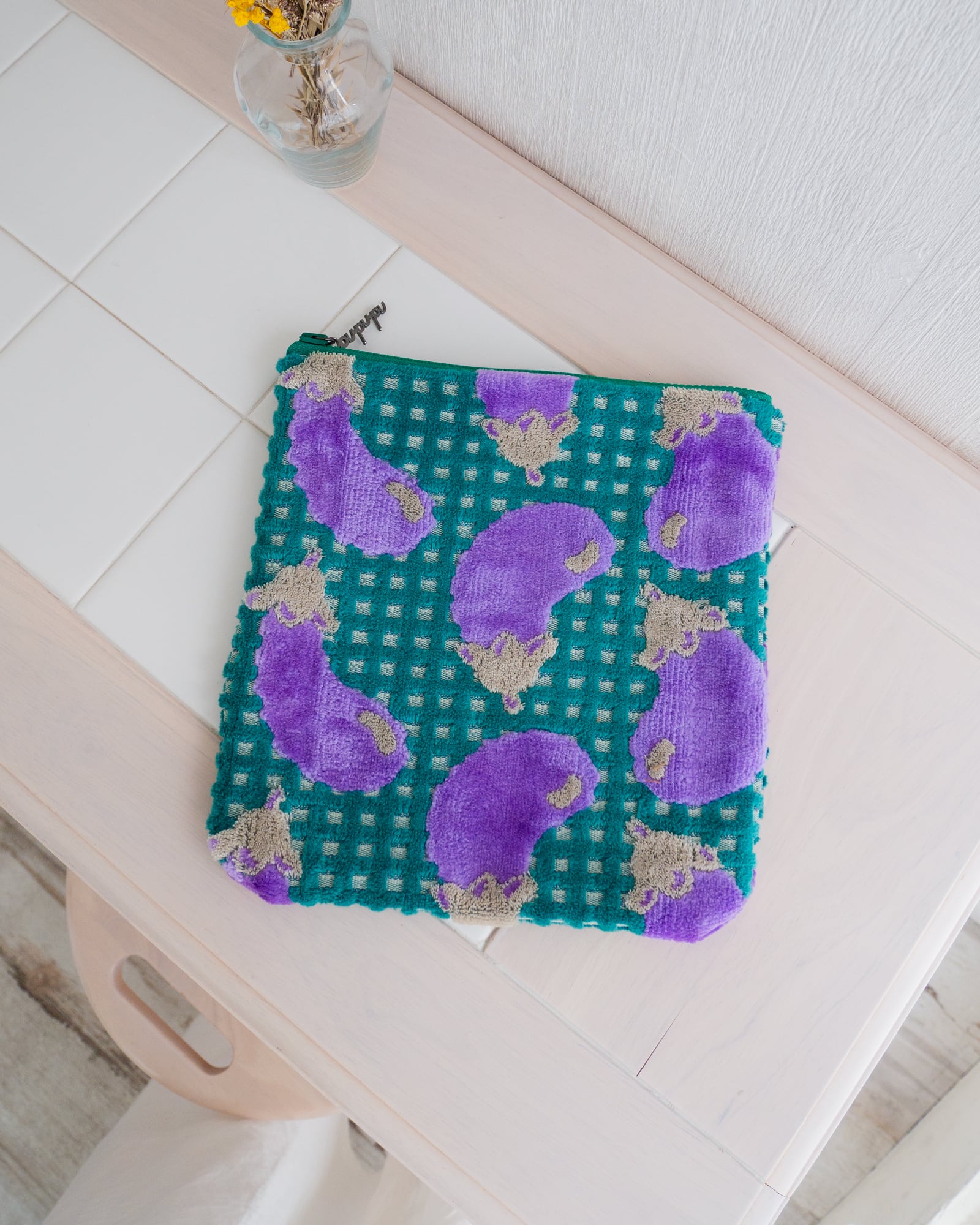 茄子のジャカードポーチ