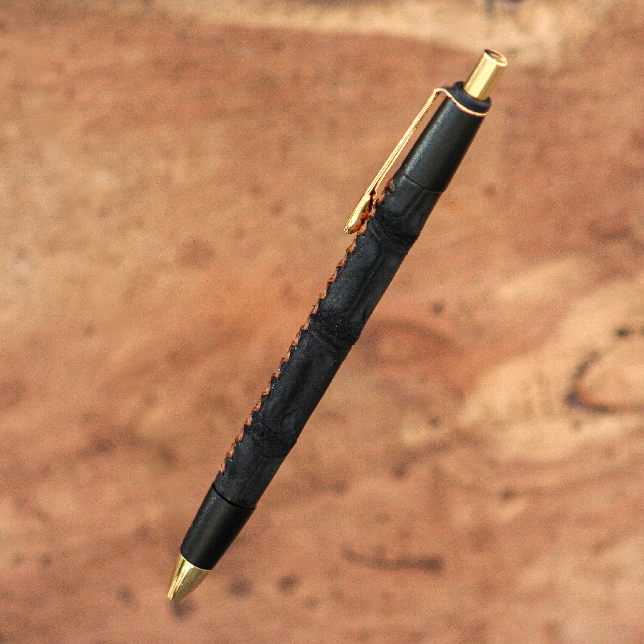 ヌー☆ 革軸ペン ダークブラウン 革軸ペン | Schicksal