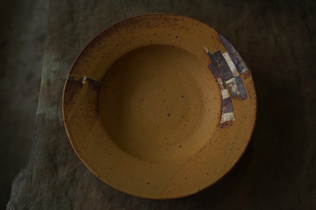 27　8寸リム広浅鉢　古荘美紀　2