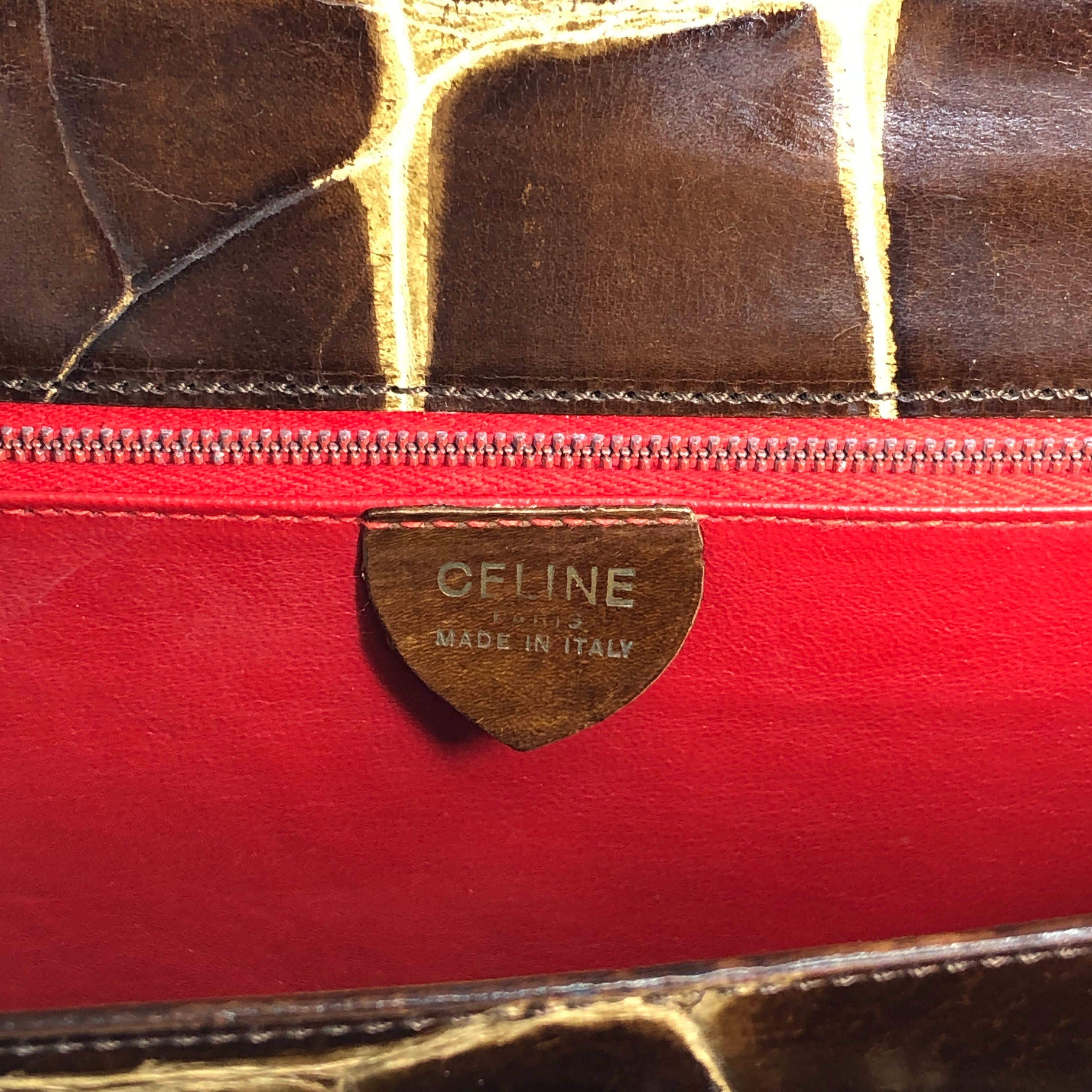 CELINE サークル クロコ 型押し レザー ショルダーバッグ 赤 CELINE セリーヌ フロントベルト レザー クロコ型押し ミニバッグ