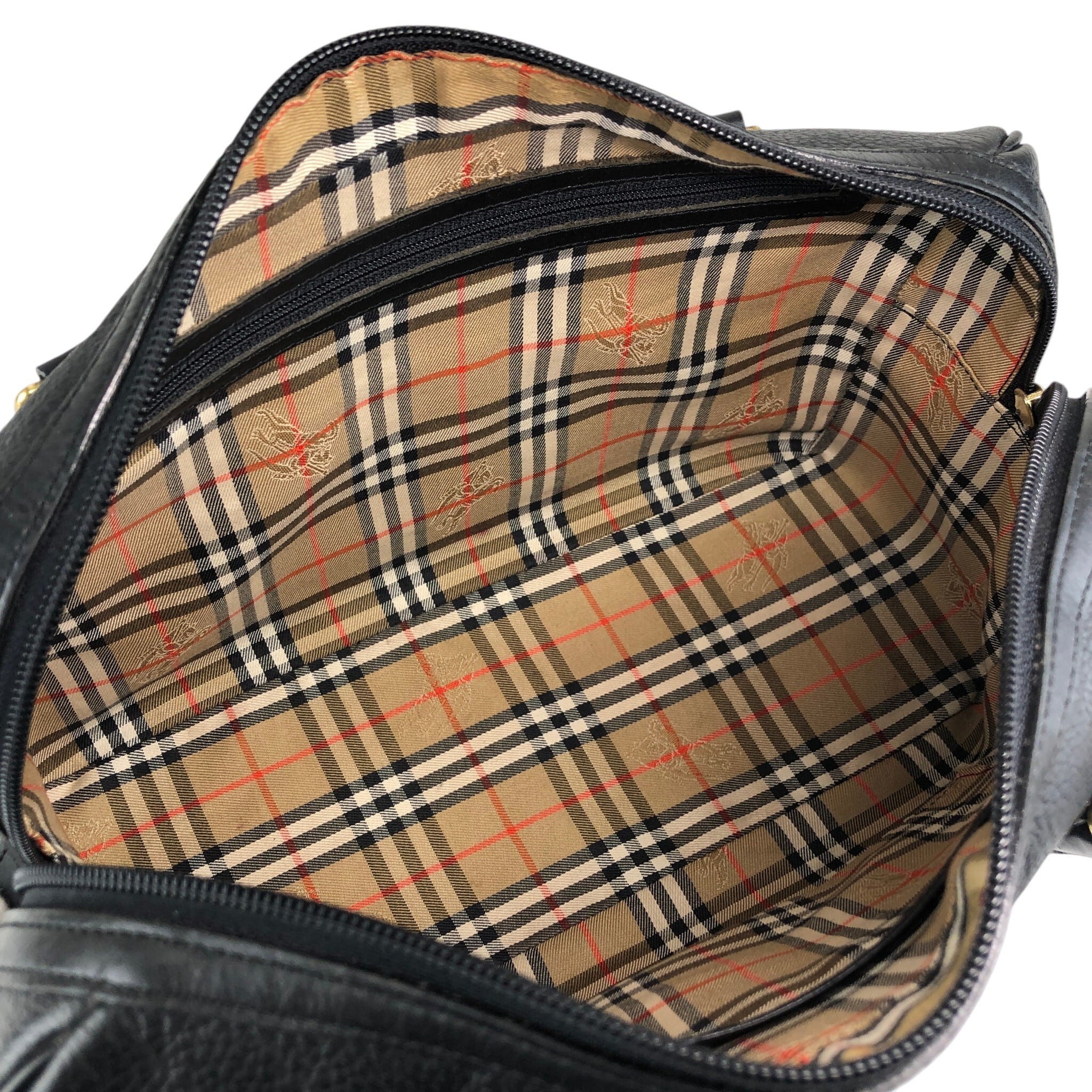 BURBERRY バーバリー ハンドバッグ ブラック 型押しロゴ レザー