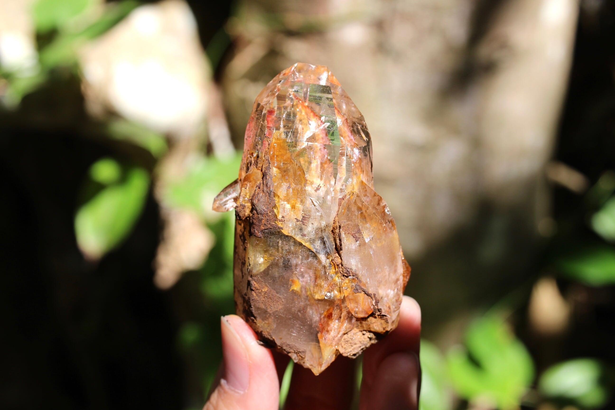 ガネーシュヒマール産 ヒマラヤ水晶 リモナイト 虹入り | 石垣島の夜光