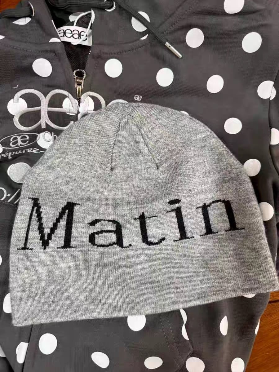 Matin Kim】 LOGO JACQUARD SHORT BEANIE | in the mist