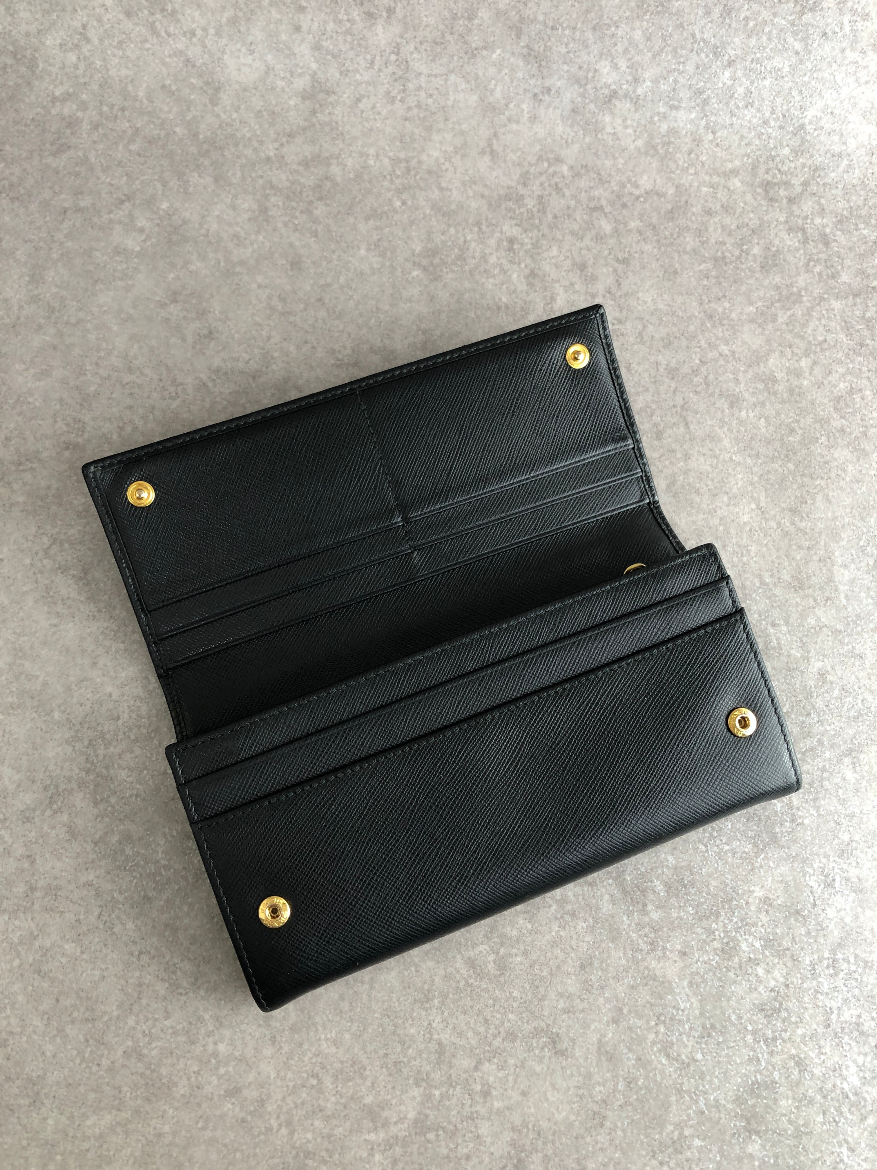 PRADA プラダ 長財布 ブラック トライアングルロゴ サフィアーノレザー
