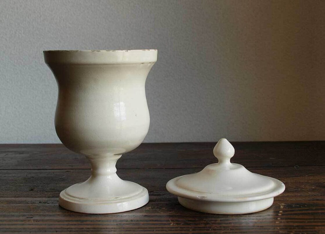 フォルムの美しい白釉薬 南欧陶器 アルバレロ H21.3cm 壷 花器 甕かめ 