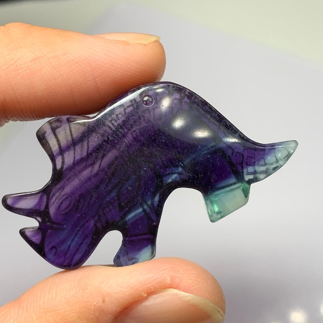 1.恐竜・トリケラトプス☆フローライトペンダントトップ