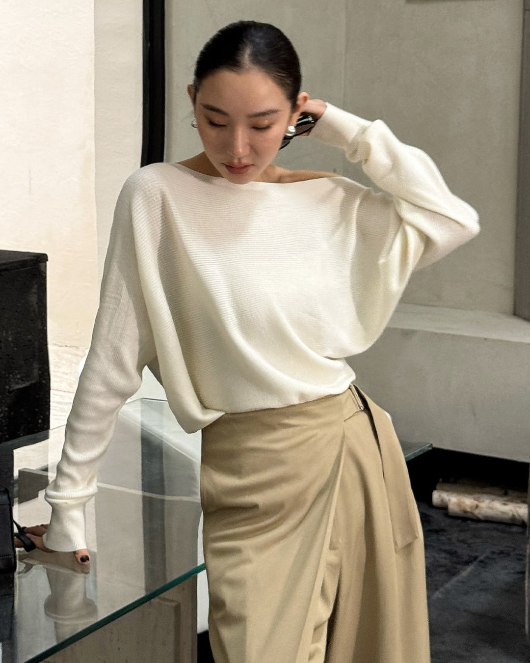 アシンメトリーオフショルニットトップス A25165