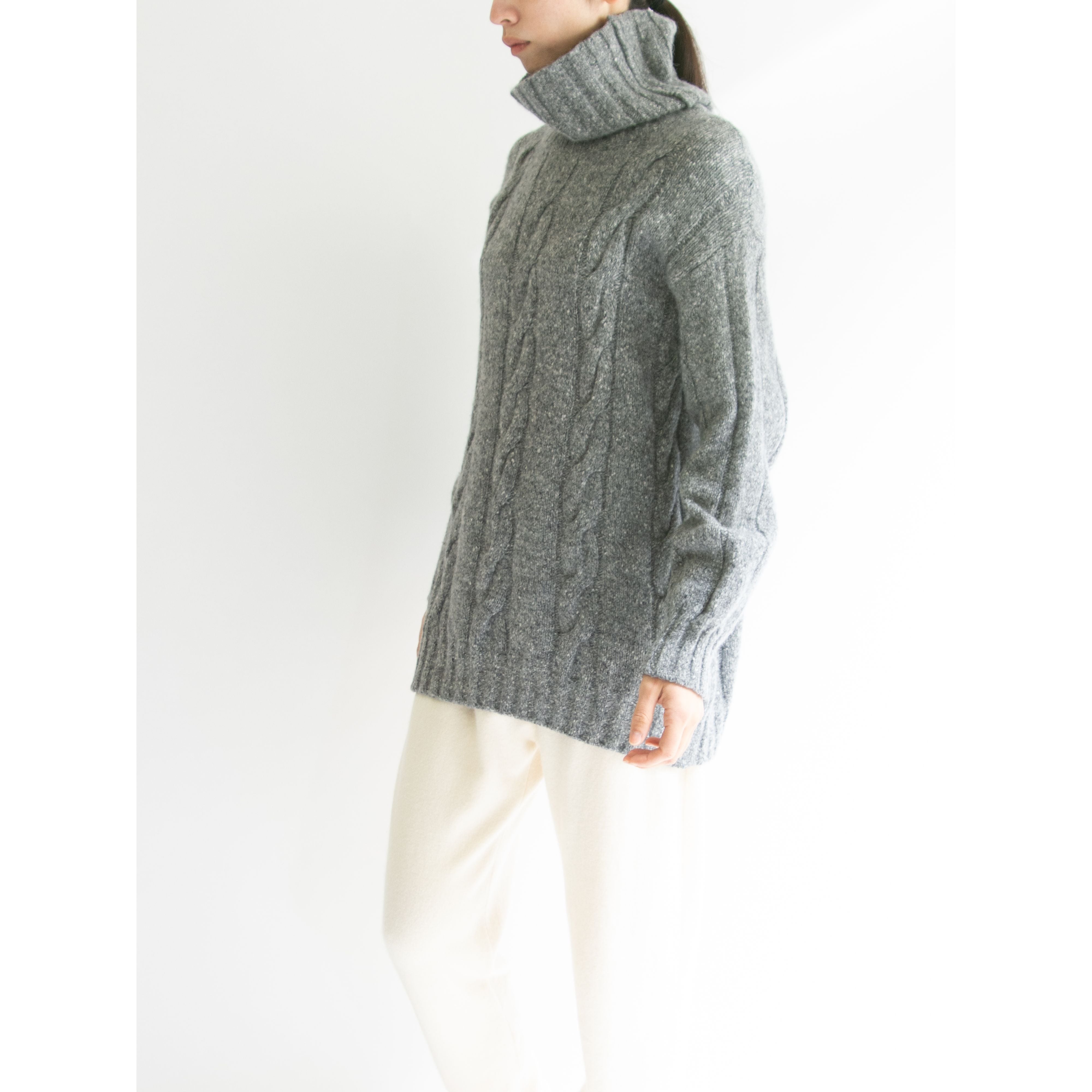 【UNITED COLORS OF BENETTON】Made in Italy Wool-Cashmere-Angora High Neck Sweater（ベネトン イタリア製ウールカシミヤアンゴラ ハイネックセーター タートルニット）