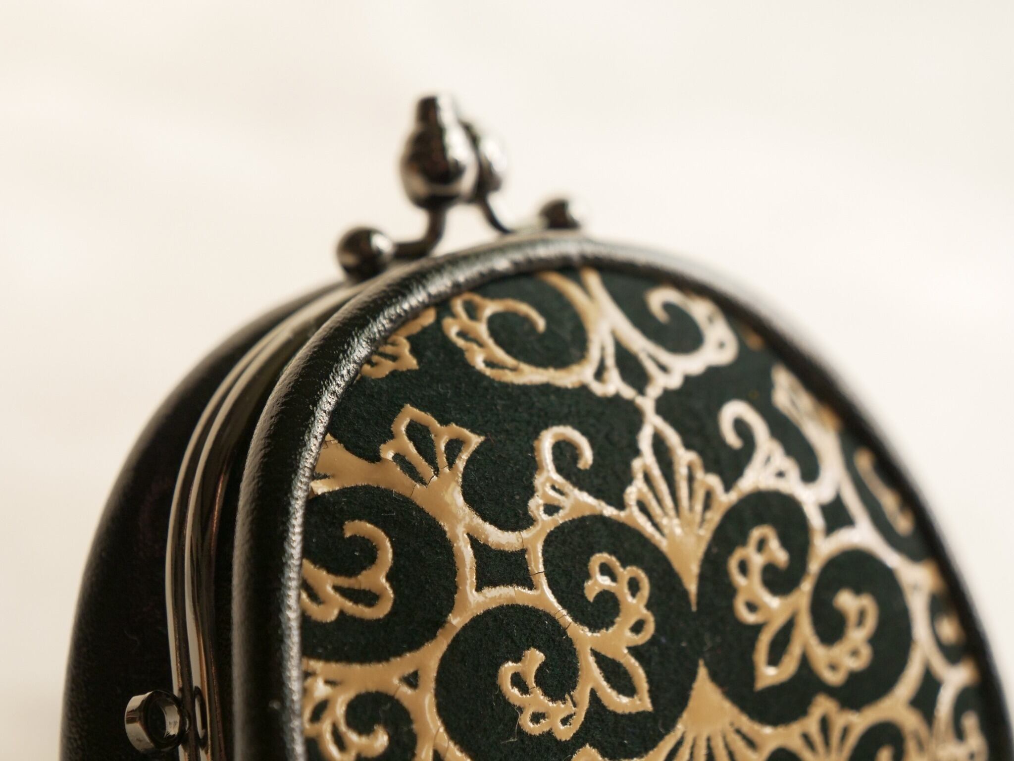 アイヌ文様×甲州印傳】ガマ口財布 | katak 〜アイヌの伝統、技、味を