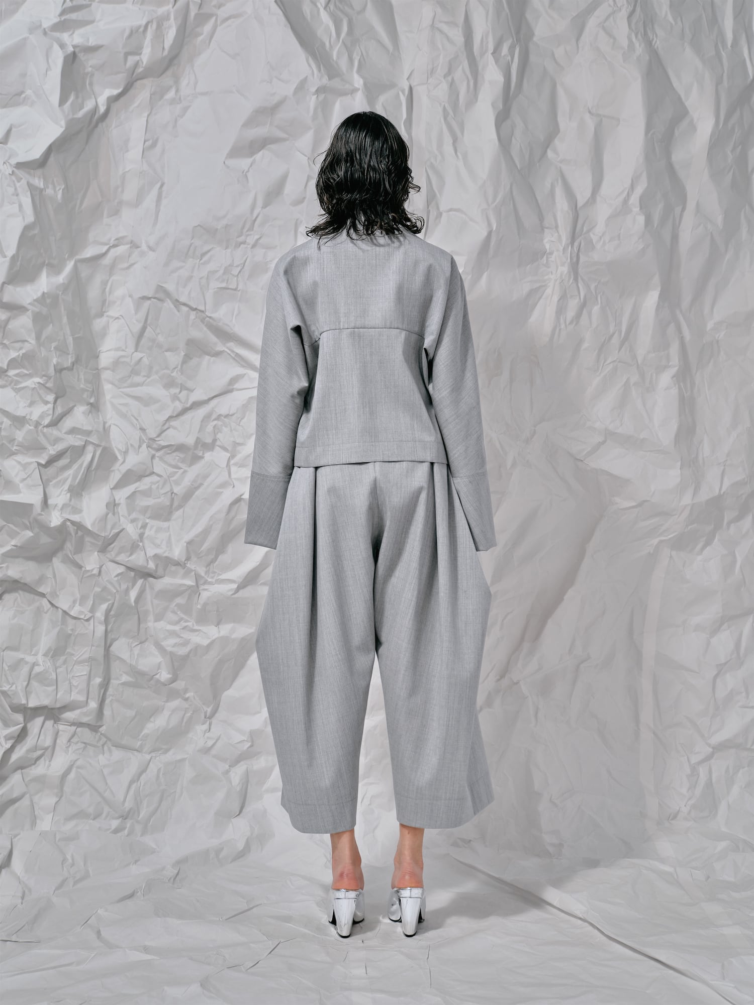 ウールギャバジンテーパードパンツ グレー | J's by a-double