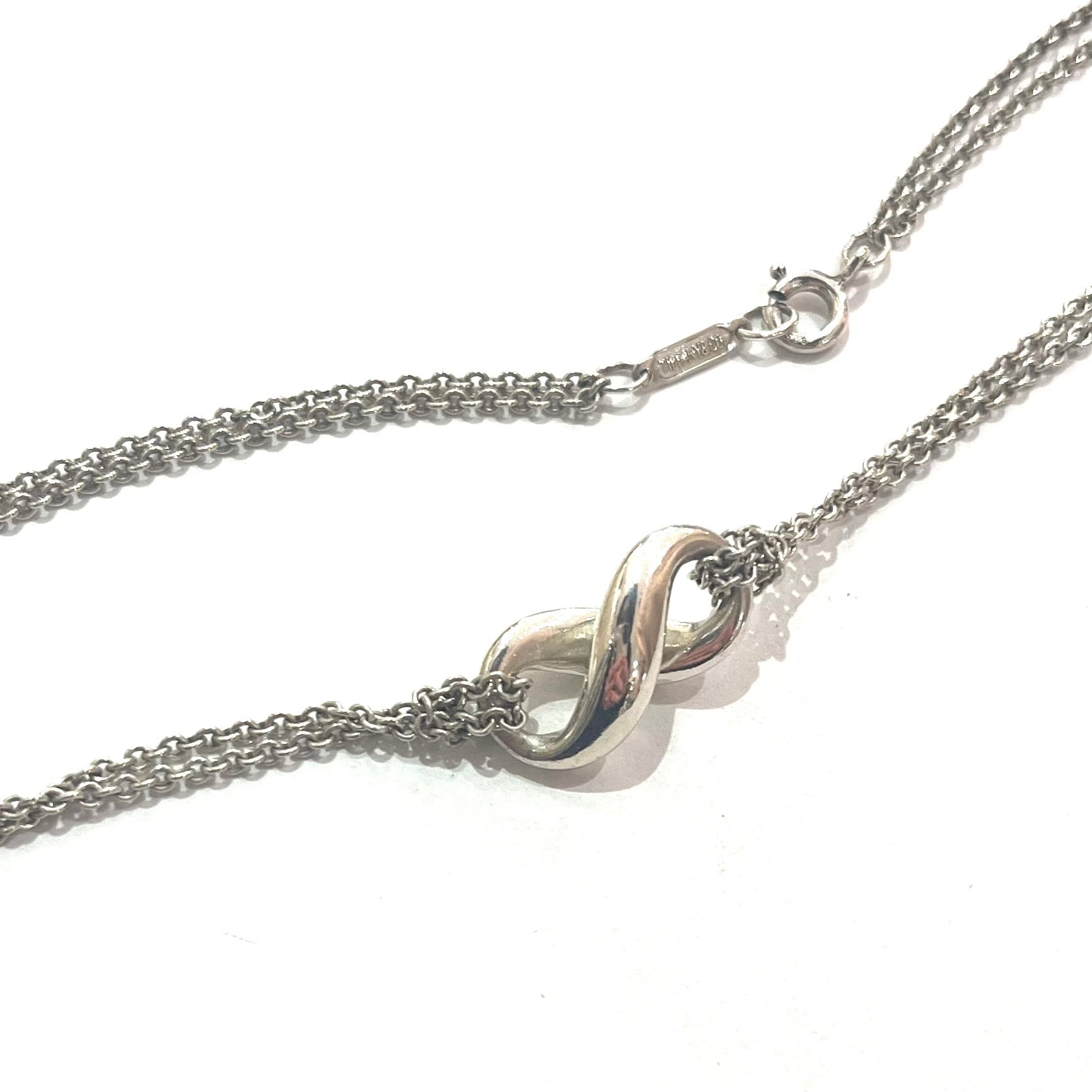 TIFFANY&Co.】2272 Wチェーン 流れるように重なり合う曲線立体