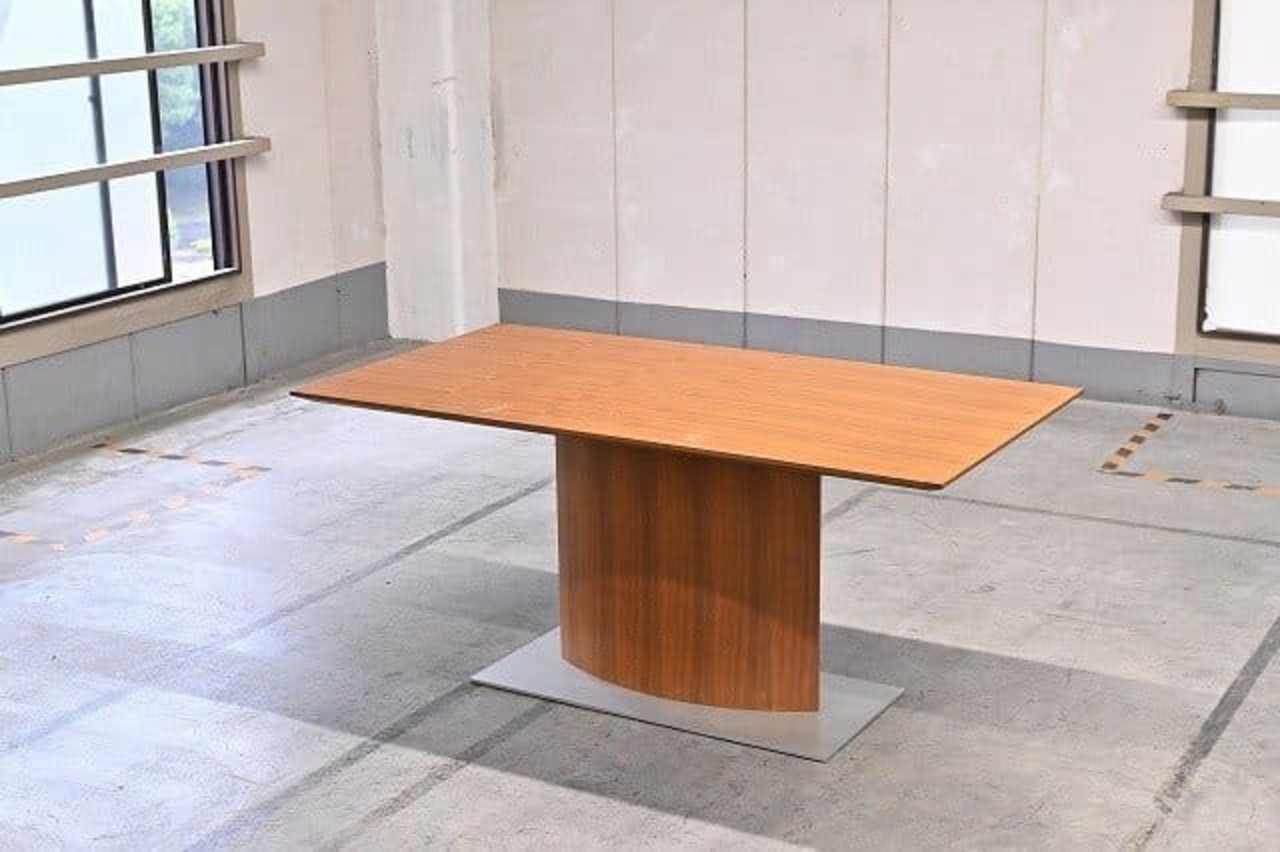 LIVING HOUSE 15万「一本脚のダイニングテーブル」ウォールナット材 スチール脚 食卓 モダン スタイリッシュ リビングハウス【中古家具/中古インテリア/USED家具ユーズド家具/リサイクル】