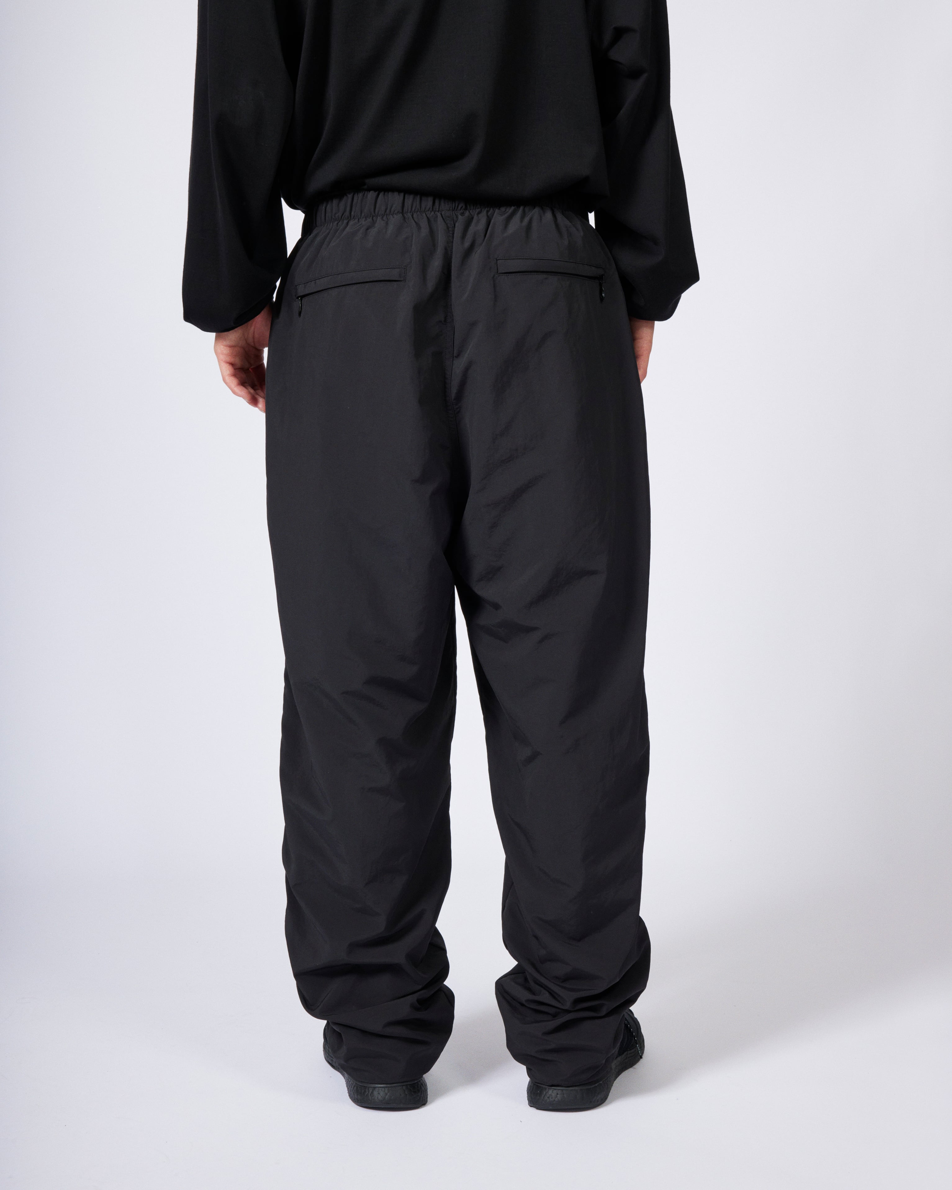 everyone center seam nylon training pants (BLACK) | everyone