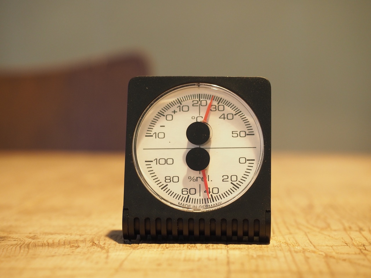 Analogue thermo-hygrometer 45