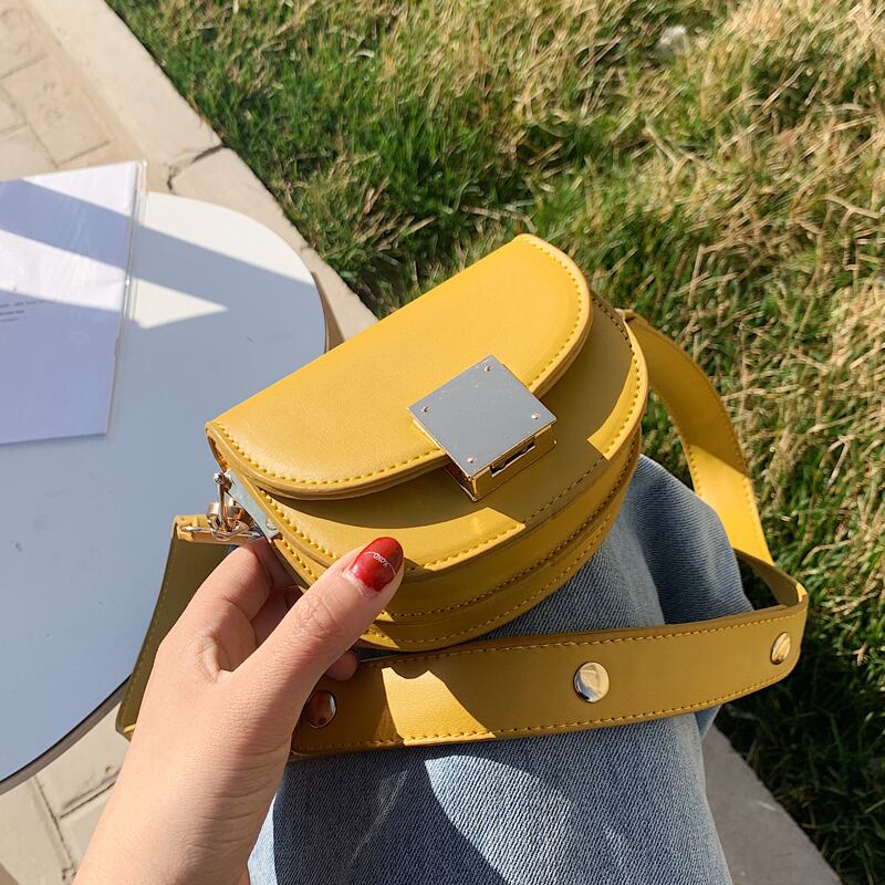 ワイドショルダーストラップシングルショルダースモールバッグウエスタンスタイル女性2020夏人気の新しい流行のファッションメッセンジャーバッグネットレッドサドルバッグ 手作りハンドバック53707445073