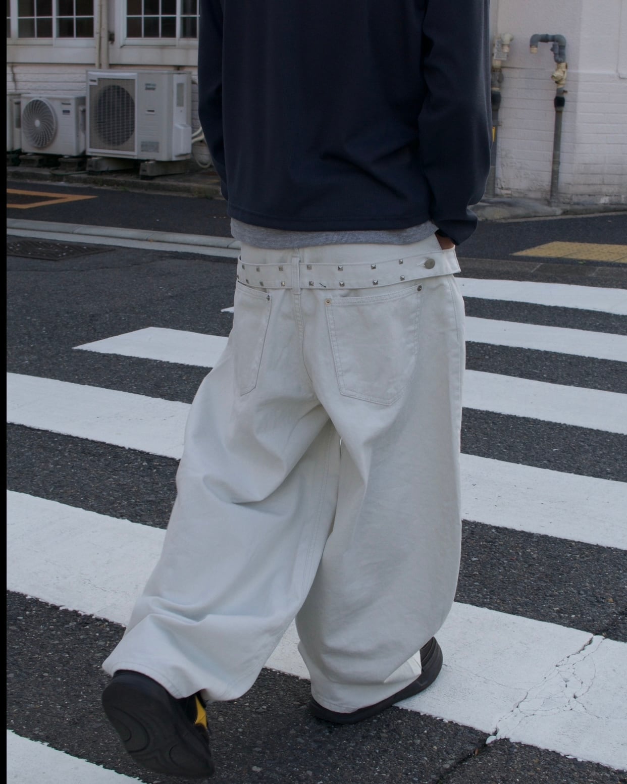 即納】RADIANT Embossing coating denim | 韓国ファッション セレクト