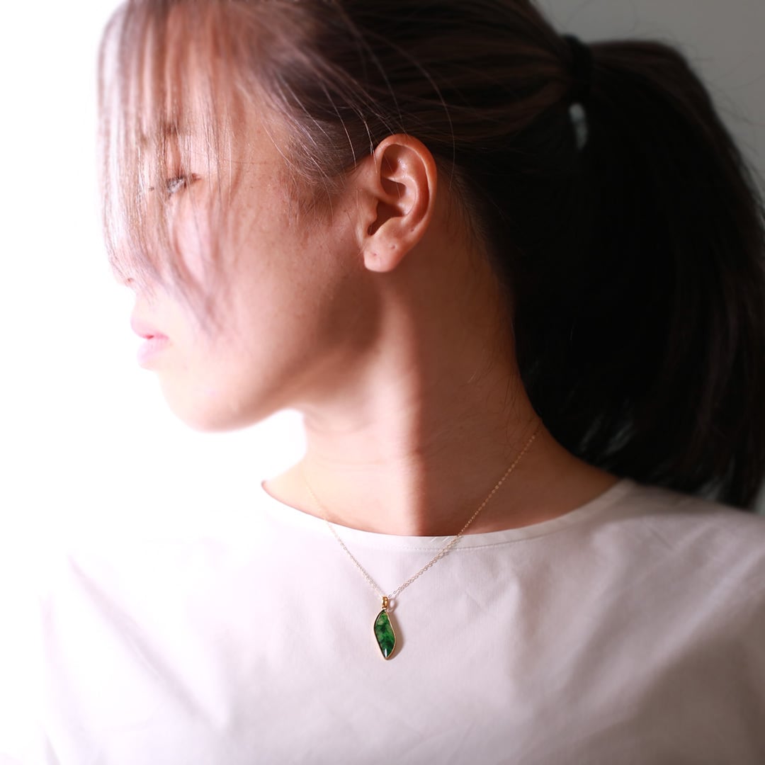 ステンドガラスの様な透明感 K10YG 翡翠 ice&green ペンダント ステンドガラスの様な透明感 K10YG 翡翠 ice&green ペンダント
